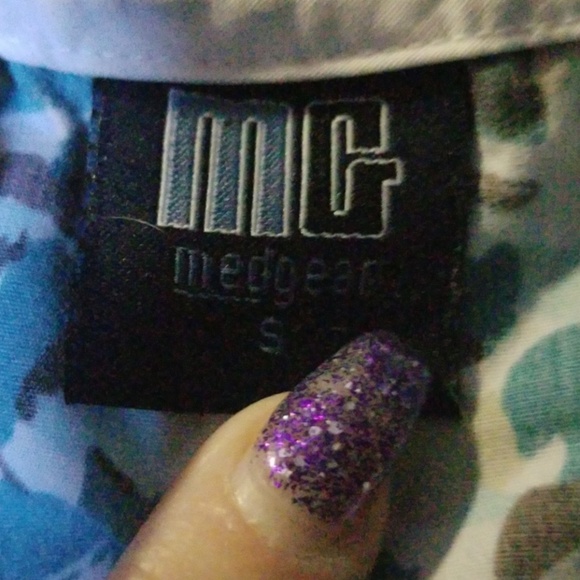 Scrub top - Picture 2 of 2